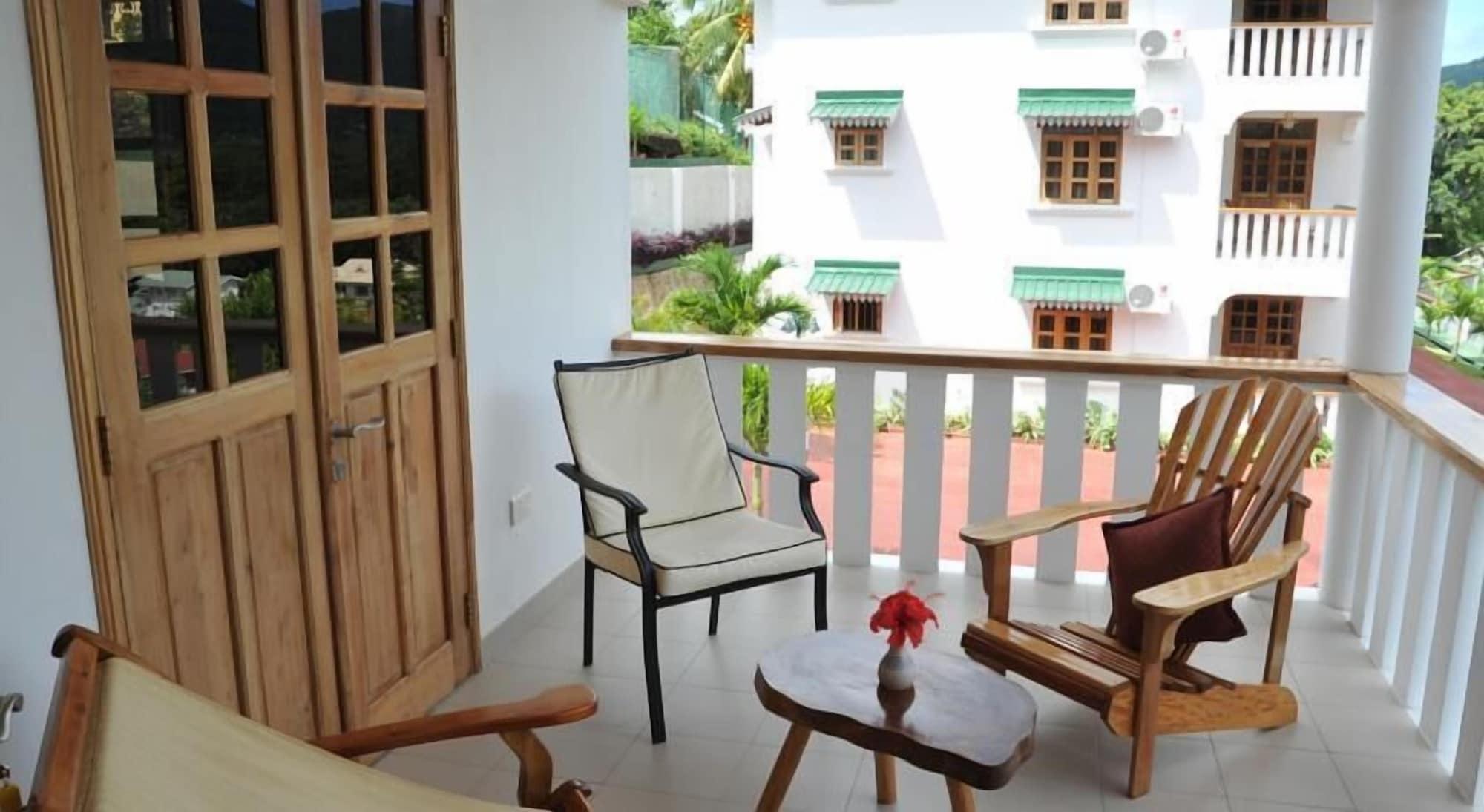 La Fontaine Holiday Apartment Bel Ombre Ngoại thất bức ảnh