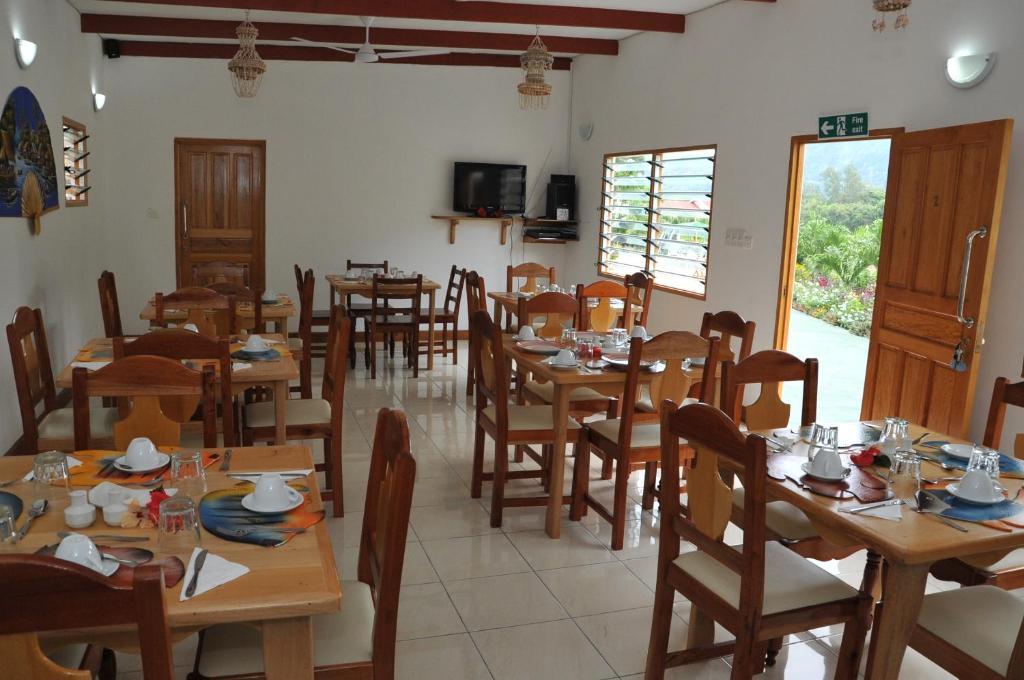 La Fontaine Holiday Apartment Bel Ombre Ngoại thất bức ảnh